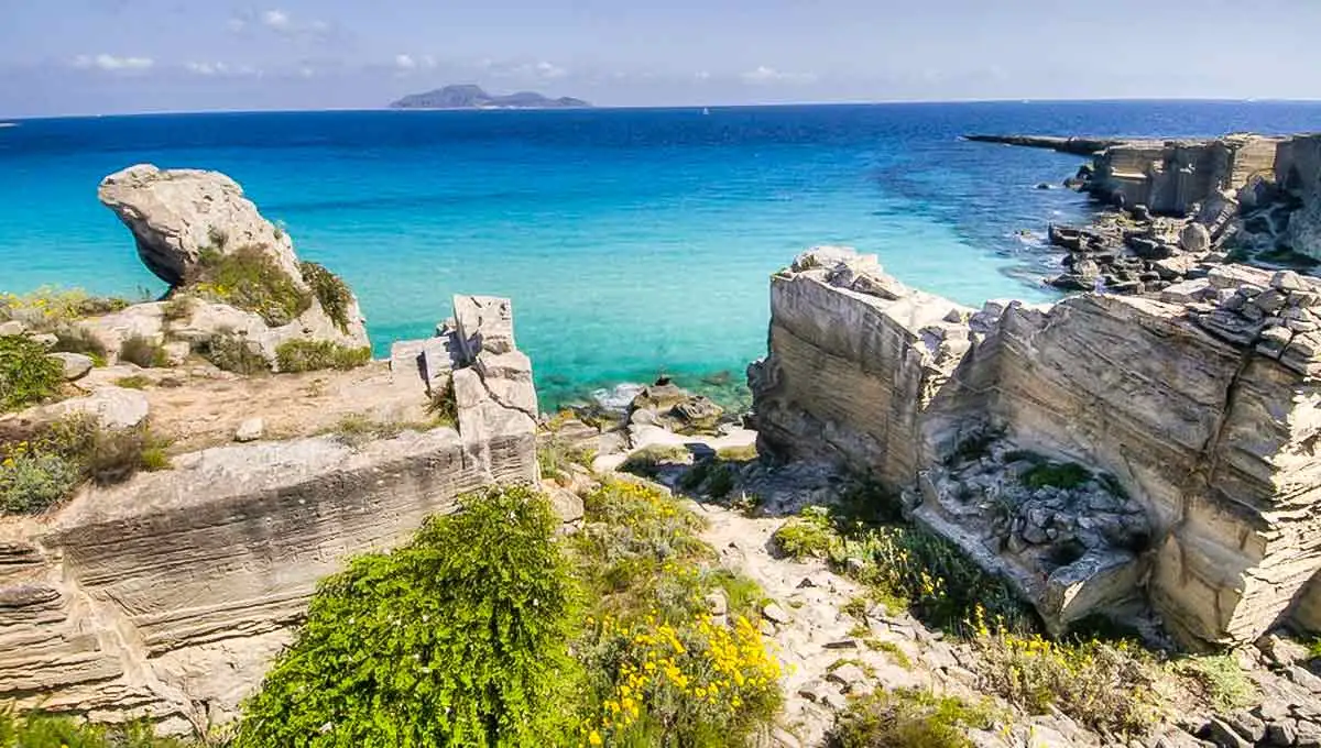 Cala Rossa, Ilha de Favignana, Itália